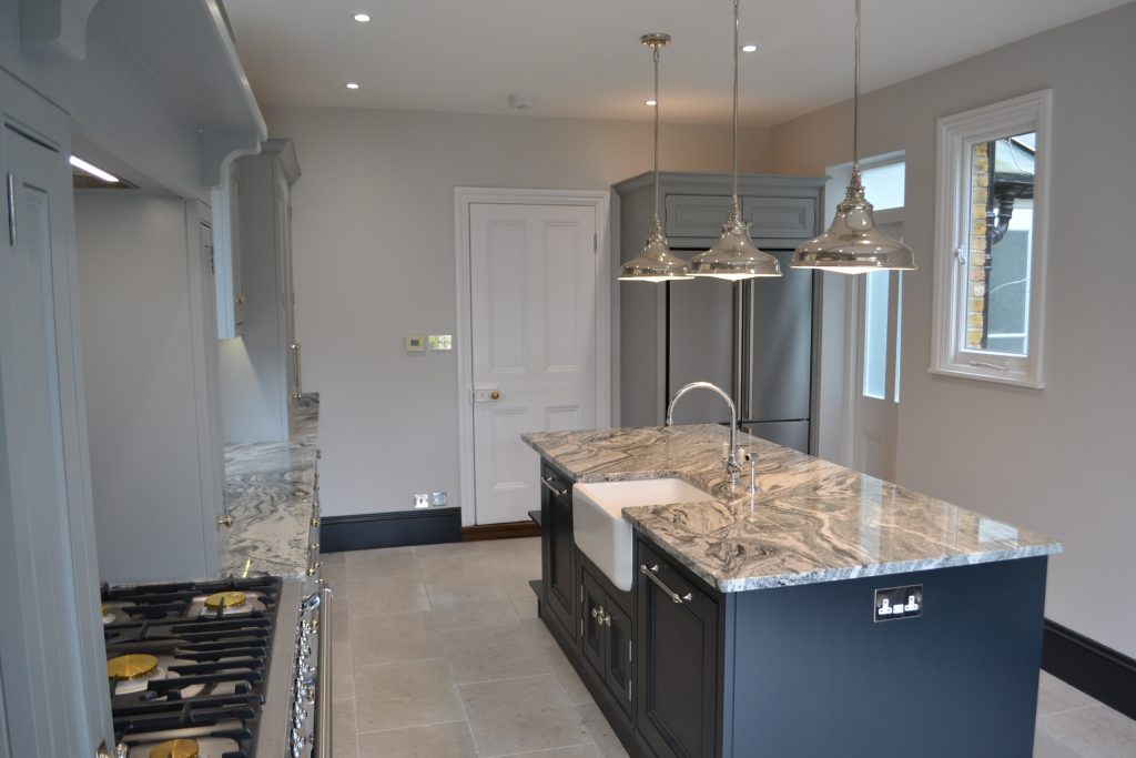 Bespoke-classic-in-frame-kitchen