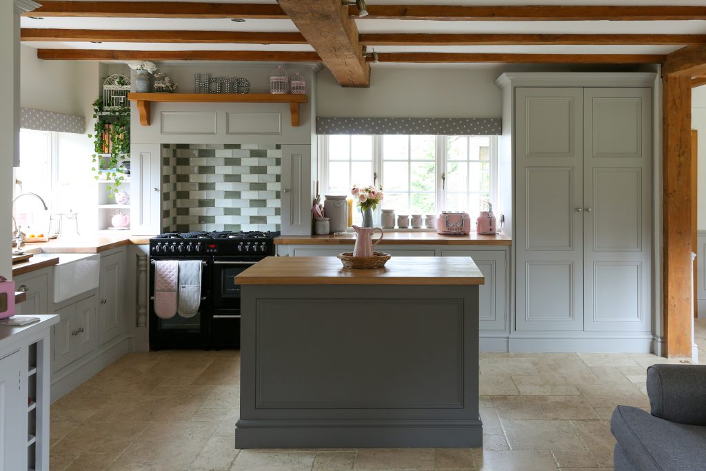 Bespoke-country-cottage-kitchen