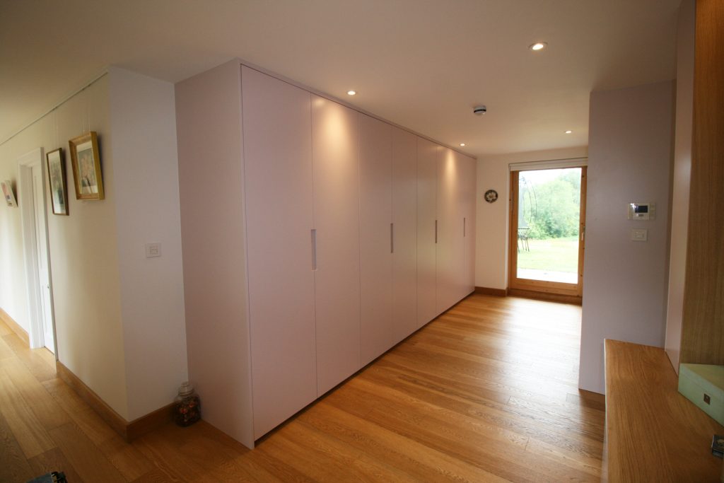 Made-to-measure-modern-dressing-room